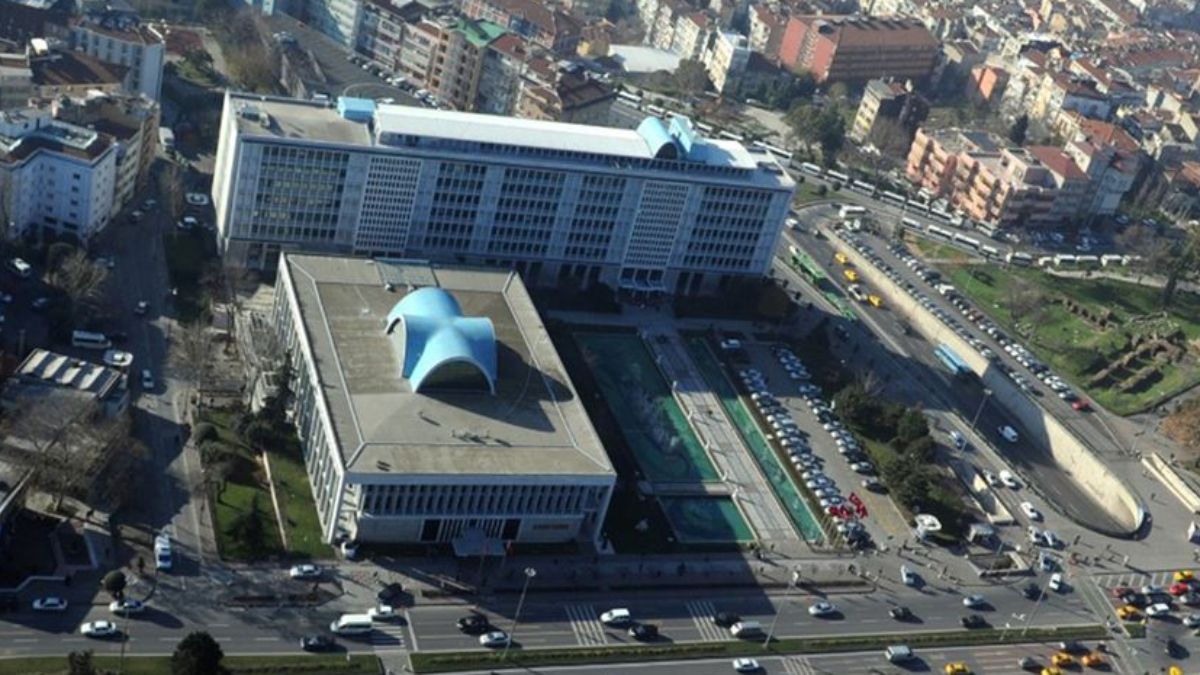 İBB'ye mali soruşturma: Tutuklanan 14 kişiye ait 12 şirkete el konuldu