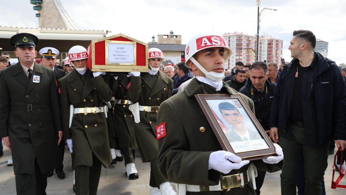 Şehit Nihat İrgi’nin ikizinden yürek yakan feryat