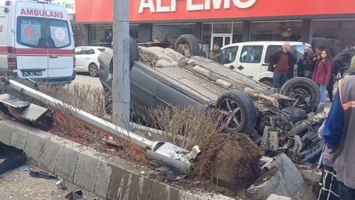 Erzurum'da kırmızı ışık ihlali kazaya neden oldu
