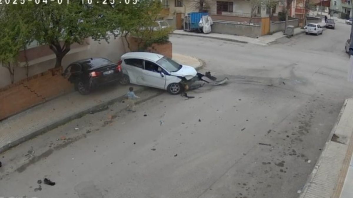 Çorum'da 7 kişinin yaralandığı kaza kamerada