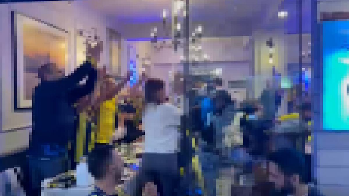 Fenerbahçe-Galatasaray derbisi öncesi Kadıköy'de mekanlar doldu