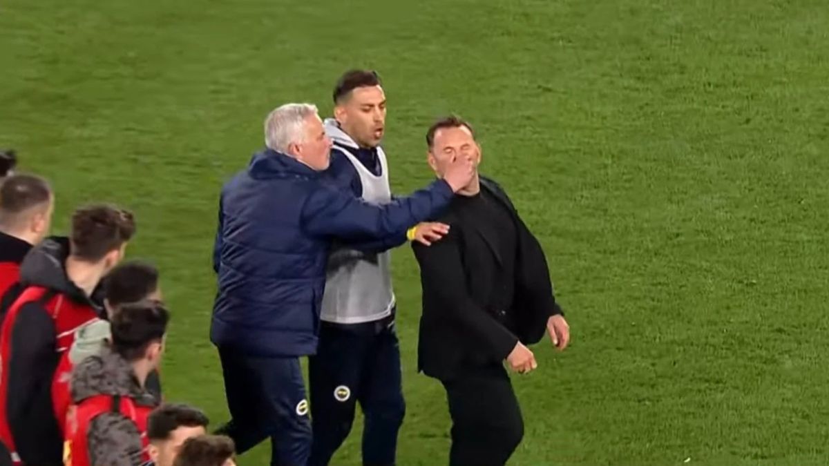 Okan Buruk'un burnunu sıkmıştı: Jose Mourinho'nun yıllar önce de benzer bir hareket yaptığı ortaya çıktı