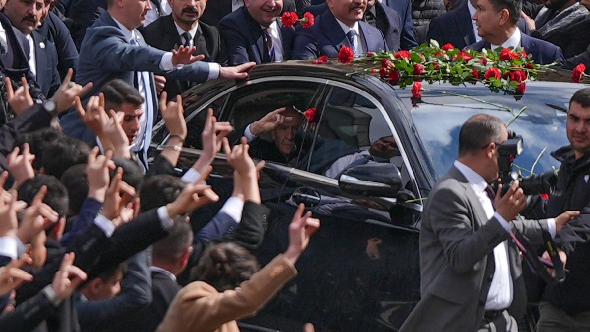 Devlet Bahçeli'ye MHP Genel Merkezi'nde görkemli karşılama