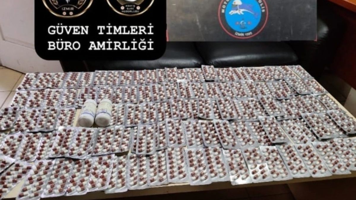 İzmir’de otomobilin klima ızgarasından uyuşturucu çıktı
