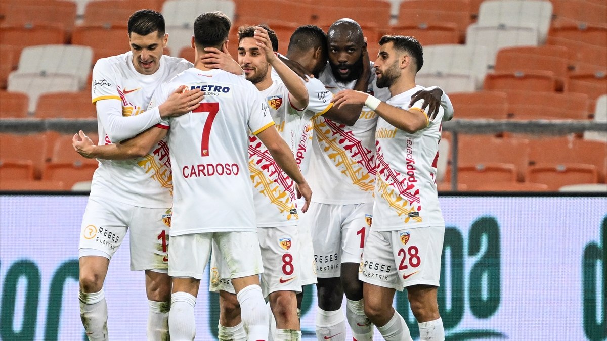 Kayserispor, evinde Adana Demirspor'u rahat geçti