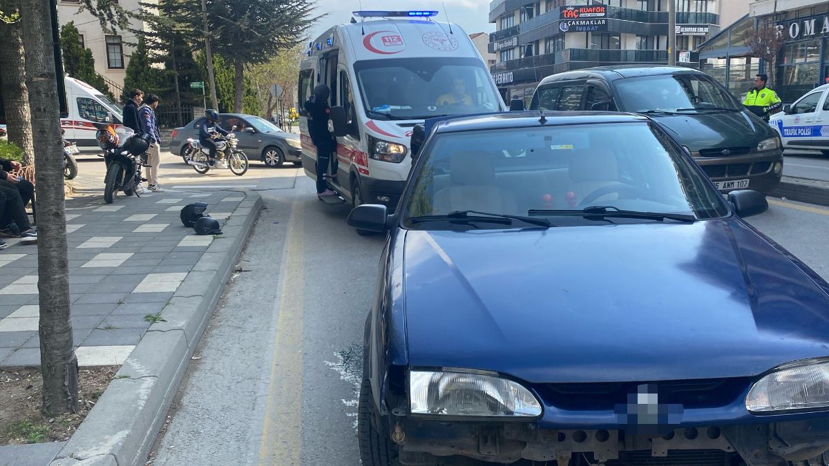 Bolu’da otomobil ile motosiklet çarpıştı Bolu’da otomobil ile motosiklet çarpıştı