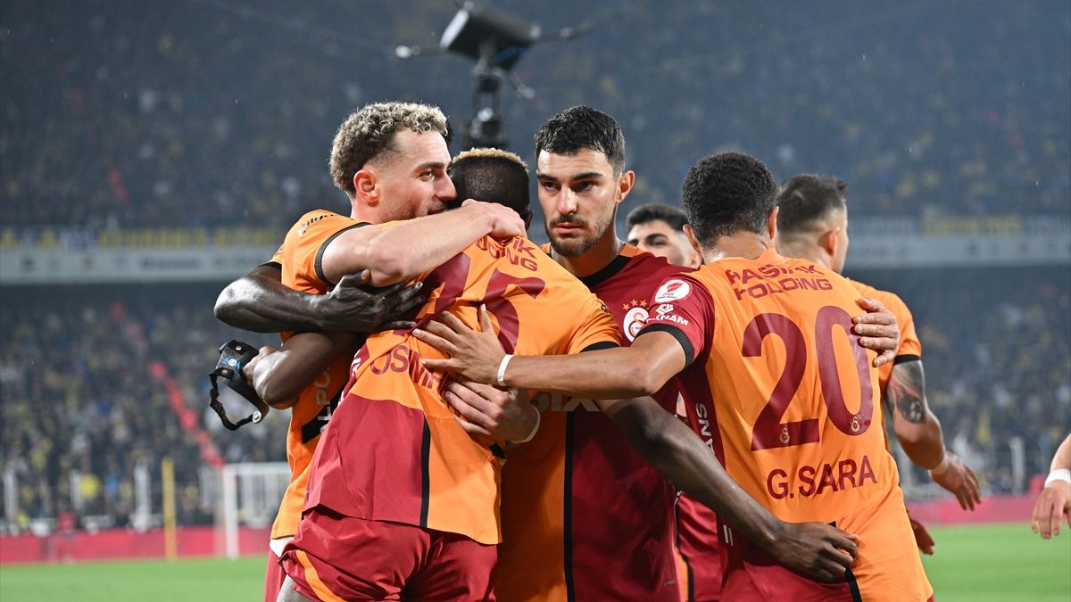 Galatasaray, Fenerbahçe'yi 1 haftada 4 kez yendi