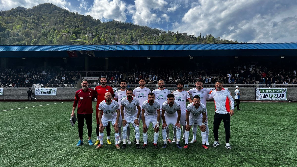 Beşiktaşlı Emirhan Topçu'nun babası 45 yaşında şampiyonluk sevinci yaşadı