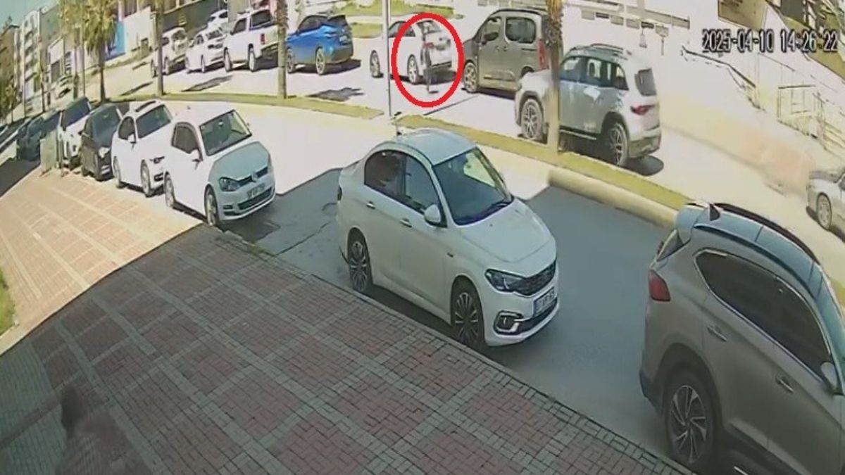 Antalya'da otizmli çocuğa otomobil çarptı