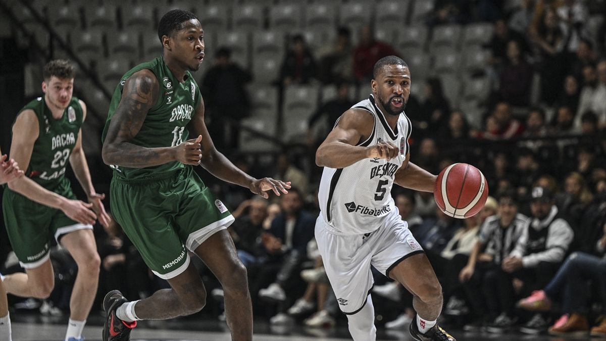 Beşiktaş, Darüşşafaka'yı mağlup etti