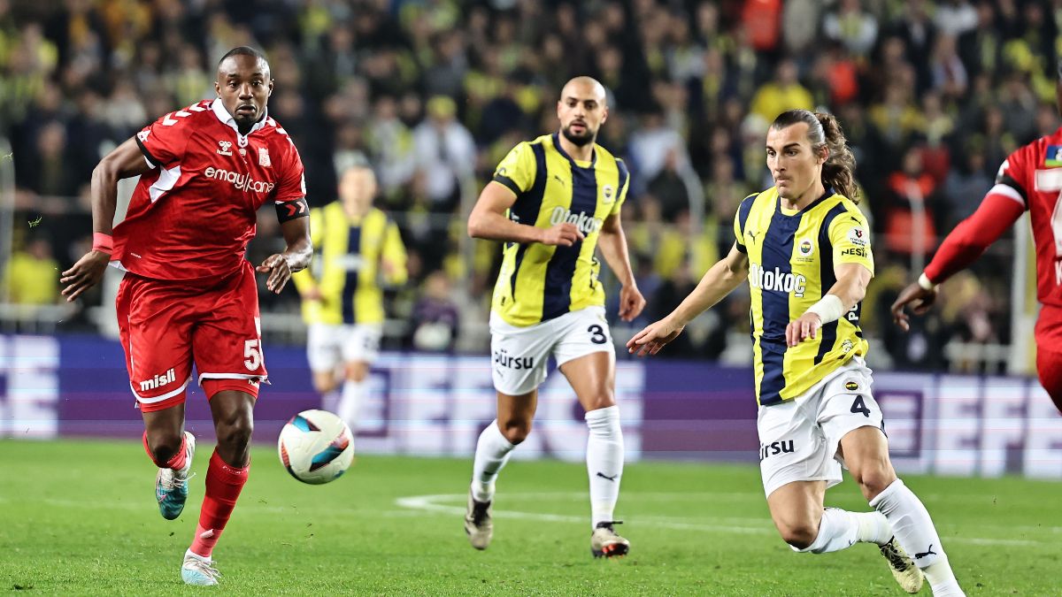 Sivasspor - Fenerbahçe maçları gollü geçiyor