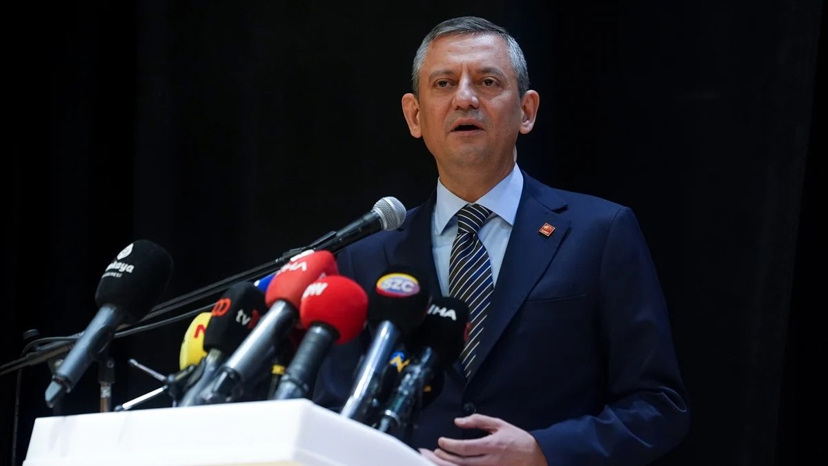 Özgür Özel'den Financial Times'a yeni 6'lı masa mesajı