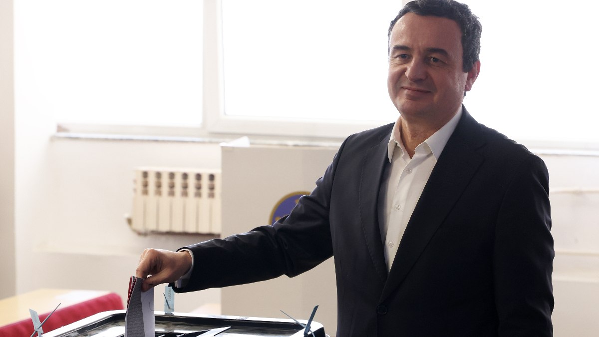 Albin Kurti, Kosova Başbakanlığı görevinden istifa etti