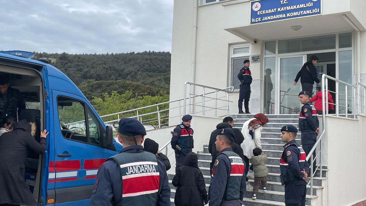 Çanakkale'de 22 düzensiz göçmen yakalandı