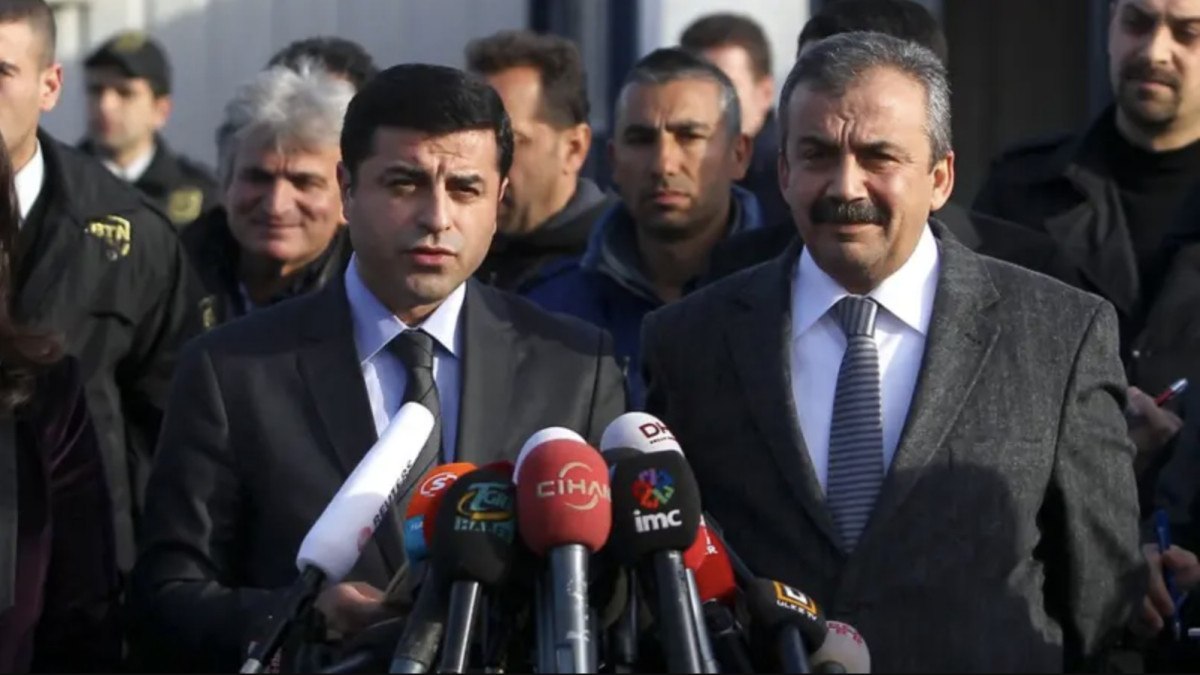 Selahattin Demirtaş'tan Sırrı Süreyya Önder'e geçmiş olsun mesajı