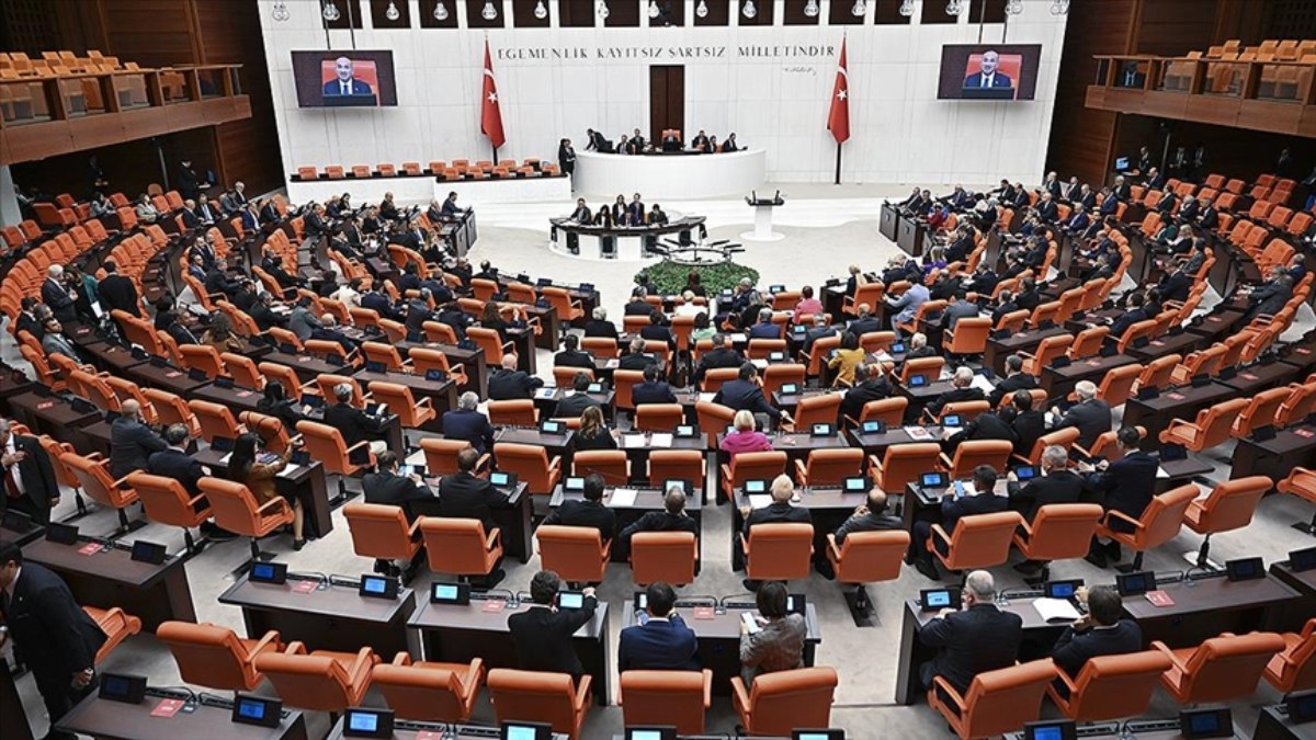 TBMM'de Sırrı Süreyya Önder arası