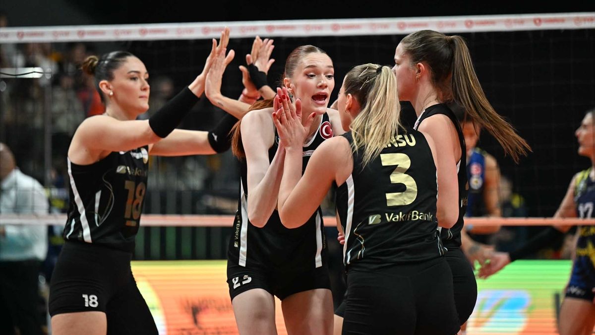 VakıfBank, Fenerbahçe'ye şans tanımadı