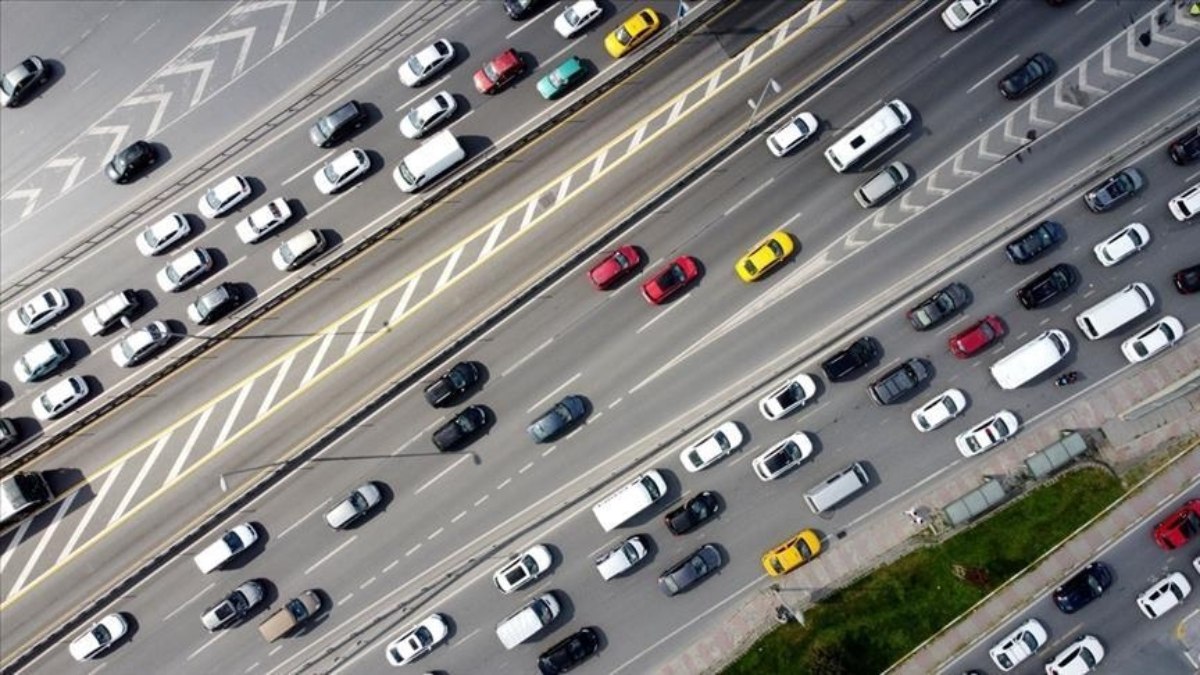 TÜİK: Martta trafiğe 195 bin 682 aracın kaydı yapıldı