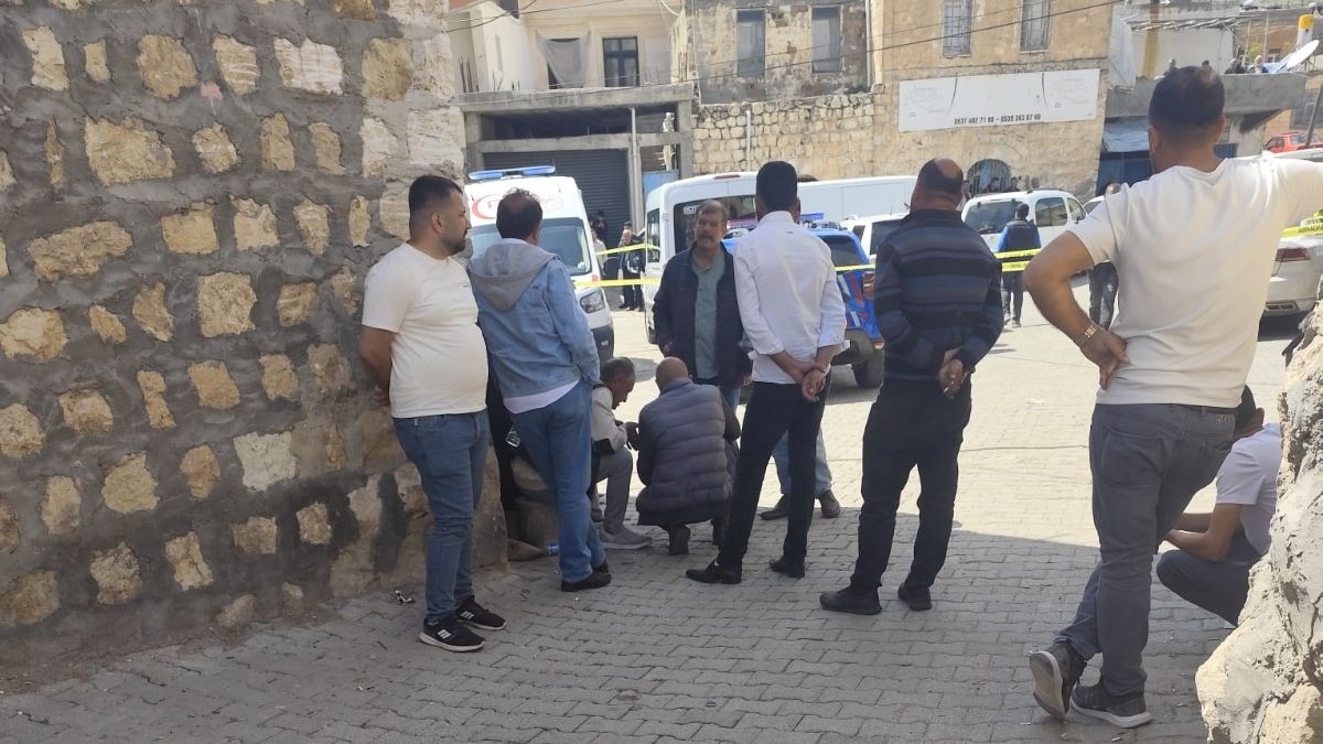 Mardin'de cami tuvaletinde boğazı kesilmiş halde ölü bulundu