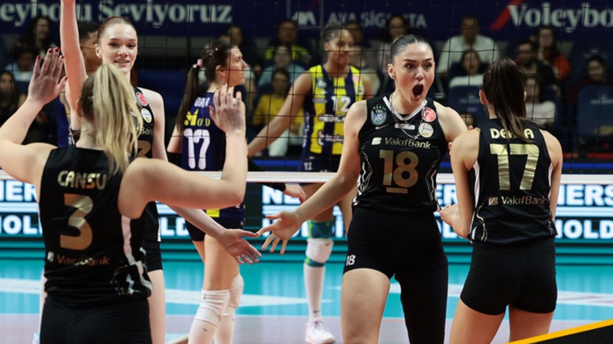 VakıfBank, Fenerbahçeyi yenerek seriyi 2-0 yaptı