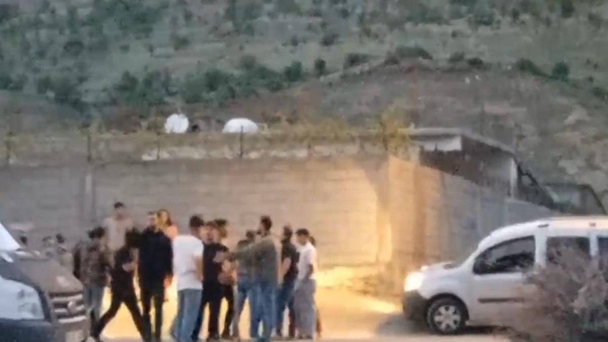 Diyarbakır’da aileler arasında taşlı sopalı kavgada 5 kişi yaralandı