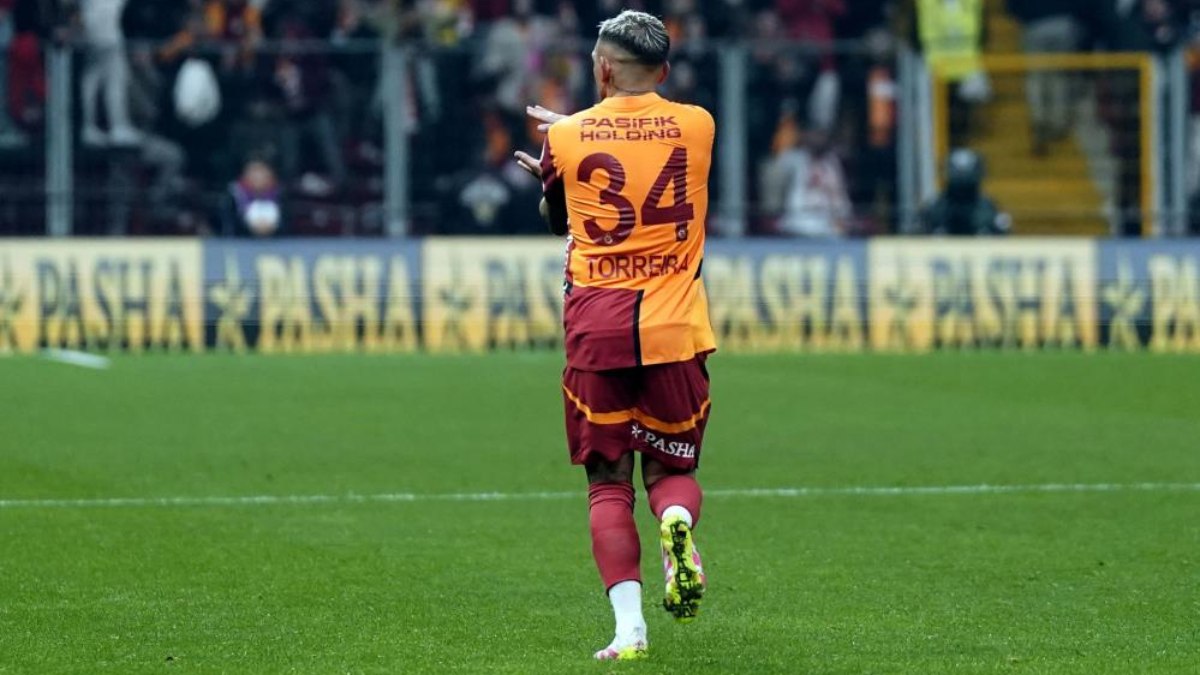 Galatasaray, Lucas Torreira’nın sözleşmesini uzattı