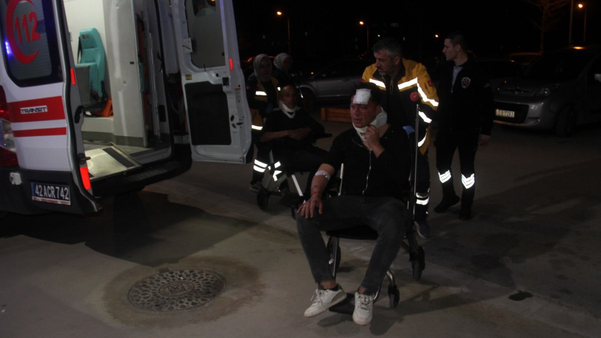 Konya'da otomobil dağ yolunda uçuruma yuvarlandı: 5 yaralı