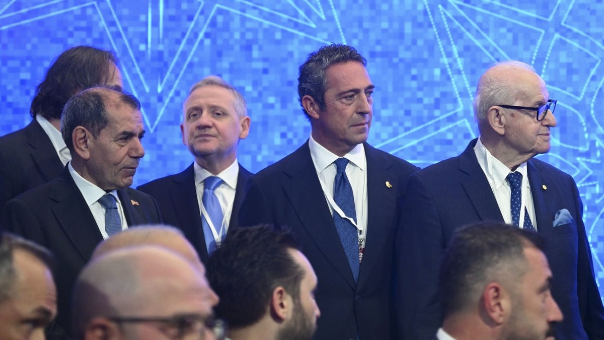 UEFA'nın temsilcilik açılışında dikkat çeken kare