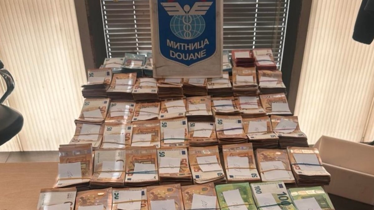 Edirne'de tıra gizlediği 524 bin 940 euro ile yakalandı
