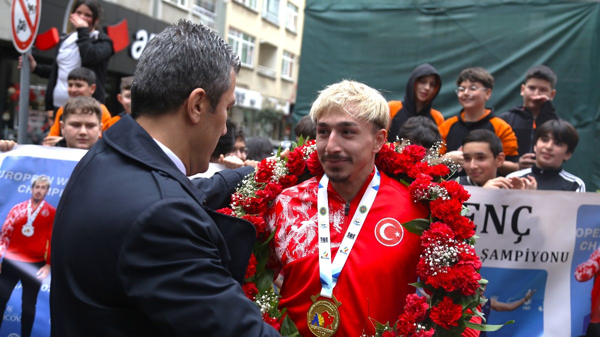 Avrupa şampiyonu milli halterci Yusuf Fehmi Genç'e coşkulu karşılama