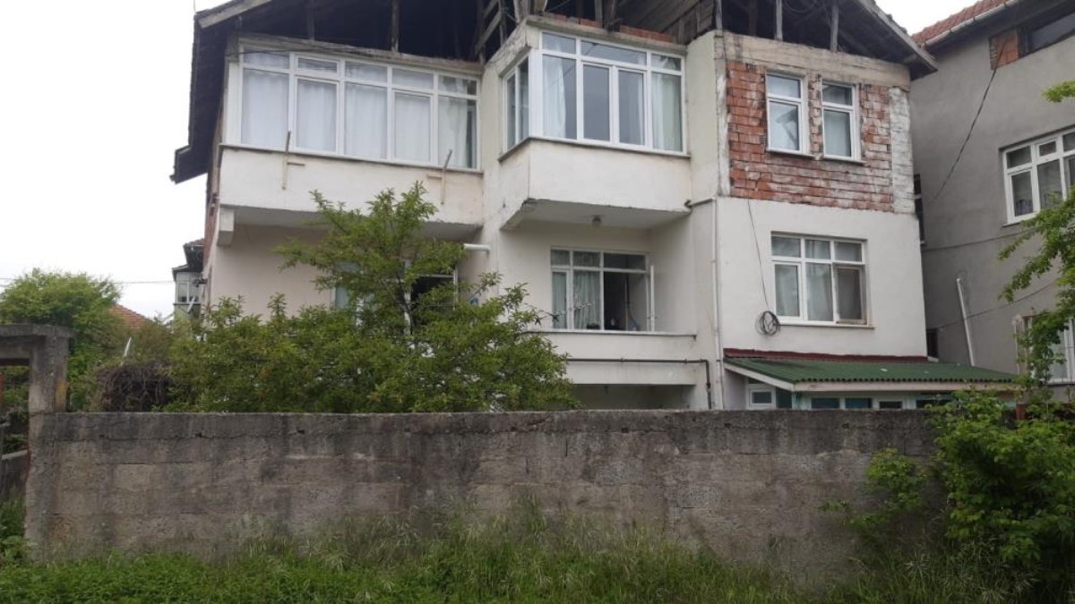 Zonguldak'ta 55 yaşındaki şahıs balkonda ölü bulundu
