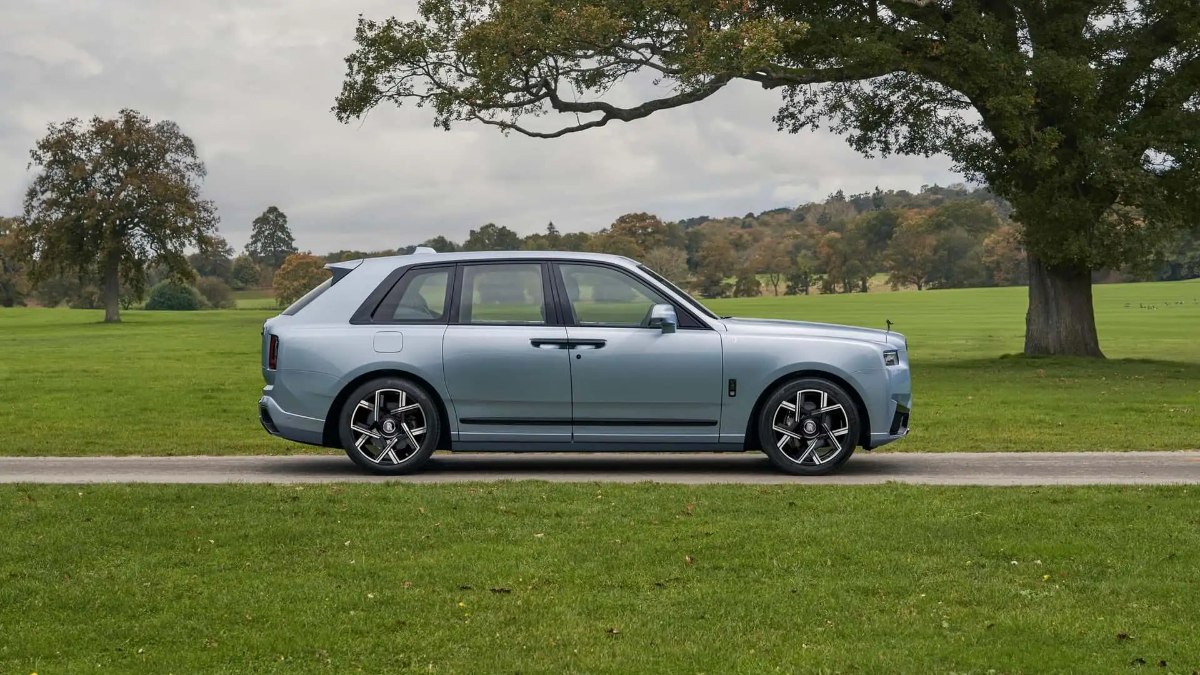 Rolls Royce, özel üretim Cullinan Daisy modelini tanıttı