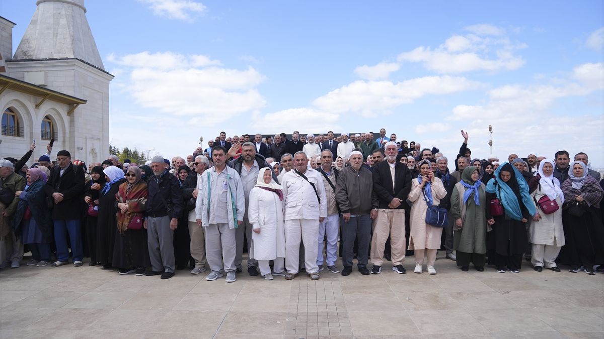 İstanbul'da yılın ilk hac kafilesi kutsal topraklara uğurlandı