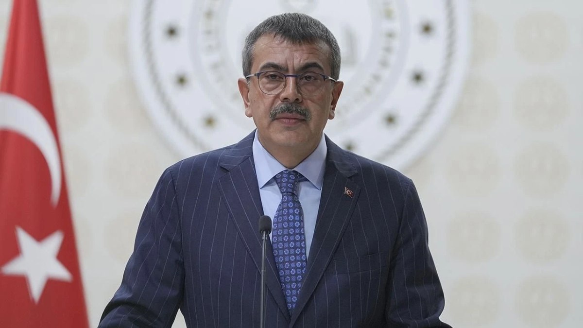 Yusuf Tekin'den önemli açıklamalar: Okutulacak dersi kalmamış öğretmene branş değişikliği masada