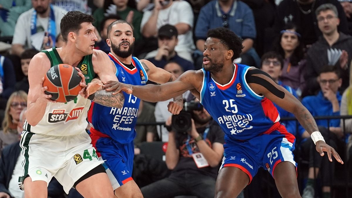 Anadolu Efes, Panathinaikos serisinde geri düştü