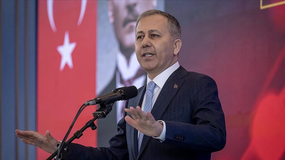 Kırmızı Bültenle aranan 4 suçlu, Türkiye'ye iade edildi