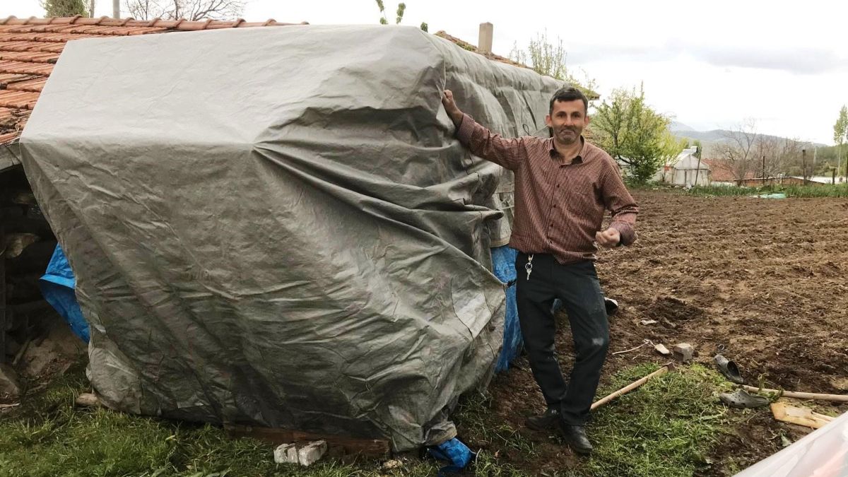 Kütahya Simav'da deprem korkusu! Dışarıya barınak kurdular