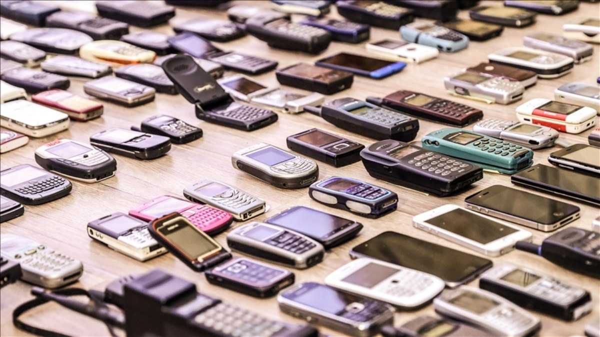 Bakanlık el attı: 4 model cep telefonu yasaklandı