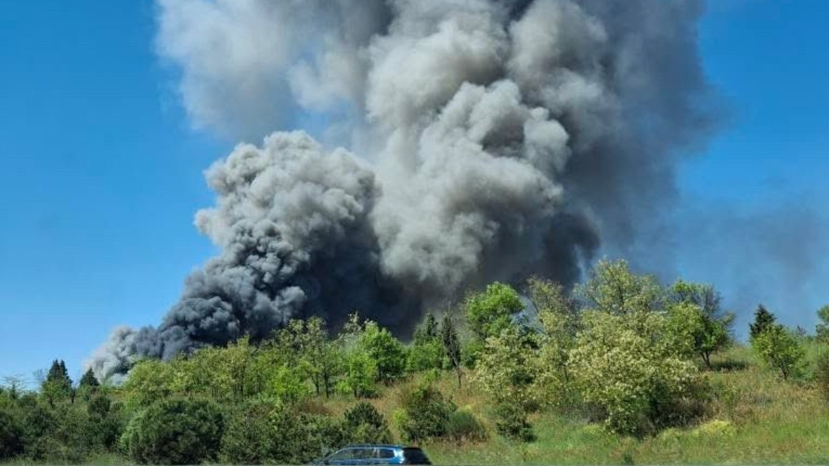 Tekirdağ'da kot fabrikasında yangın