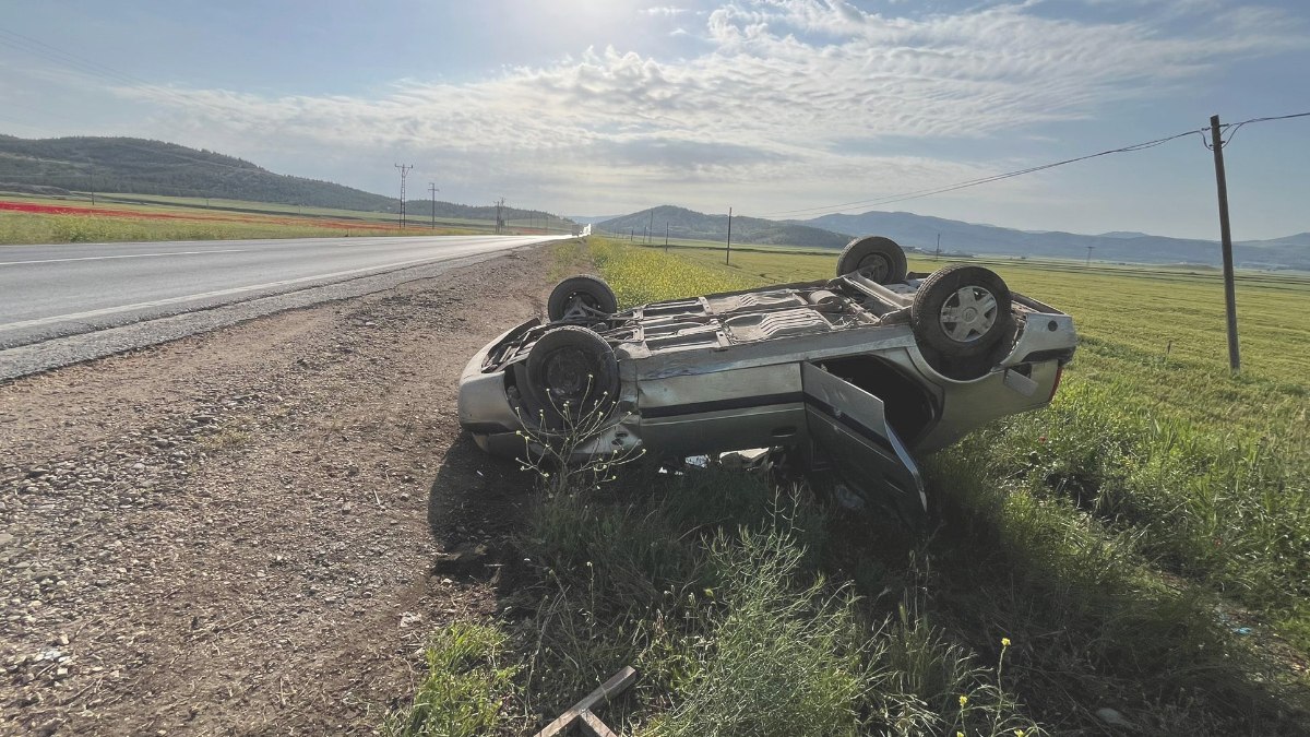 Gaziantep’te otomobil şarampole yuvarlandı: 4 yaralı