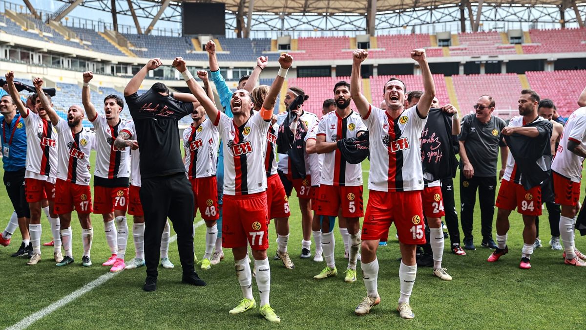 Eskişehirspor, 3. Lig'e yükseldi