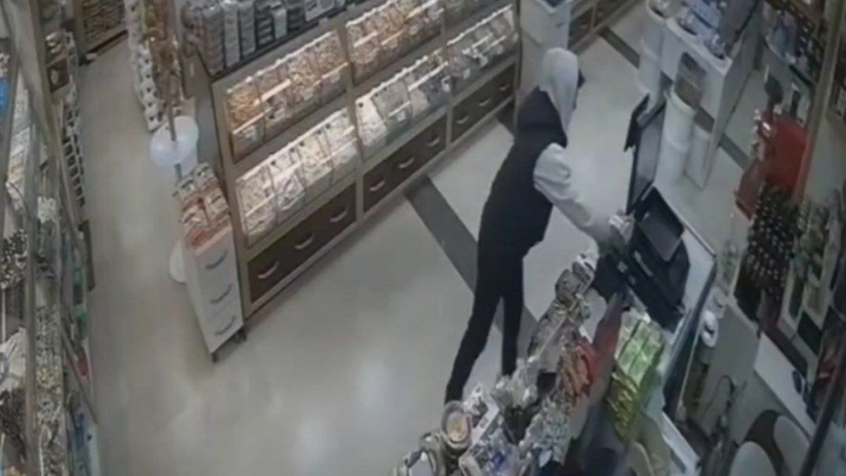 İstanbul Sultangazi'de sadaka kutusu hırsızlığı