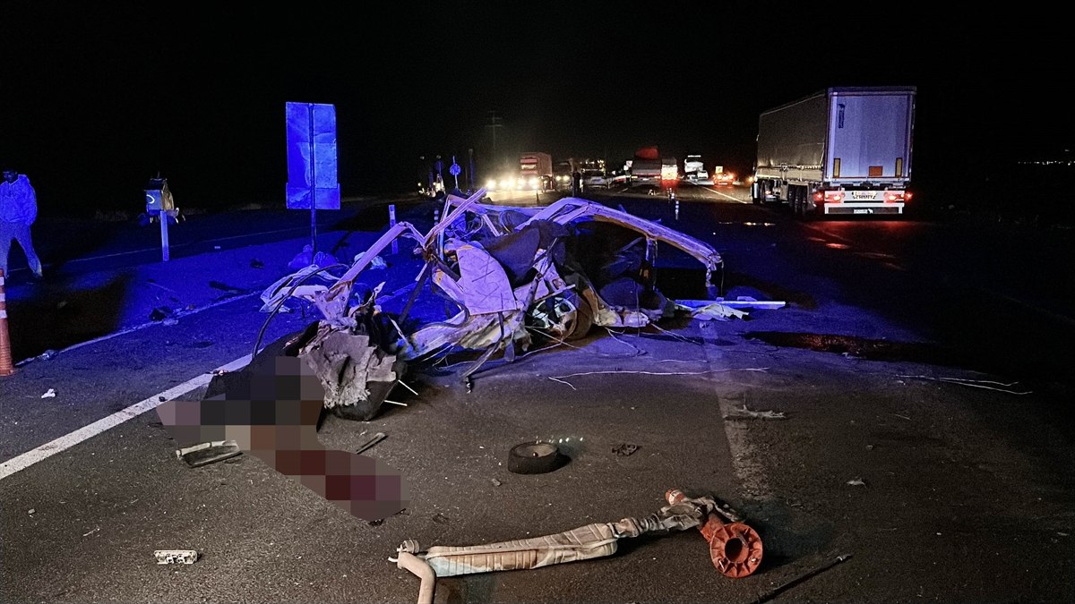 Şanlıurfa'da tır ile otomobilin çarpıştığı kazada 1 kişi öldü