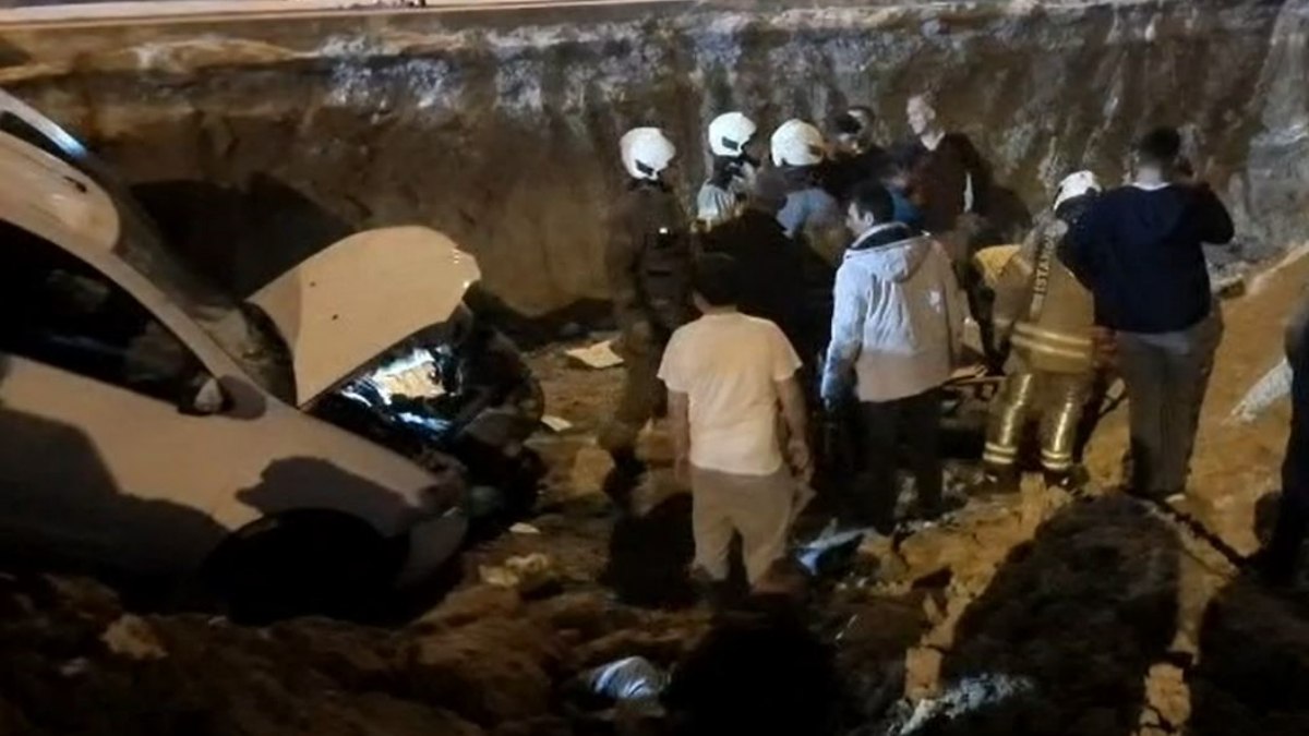 İstanbul'da otomobil bekçiye çarpıp şantiye alanına uçtu