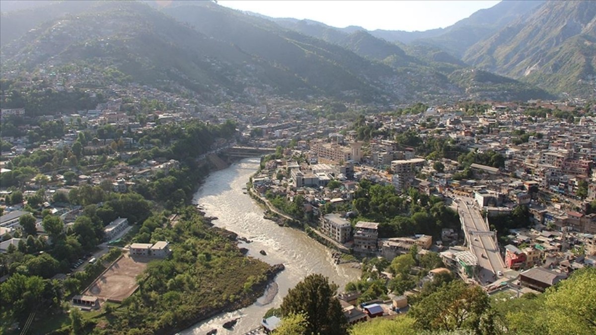 Hindistan, Chenab Nehri akışını kesti: Pakistan su kriziyle karşı karşıya