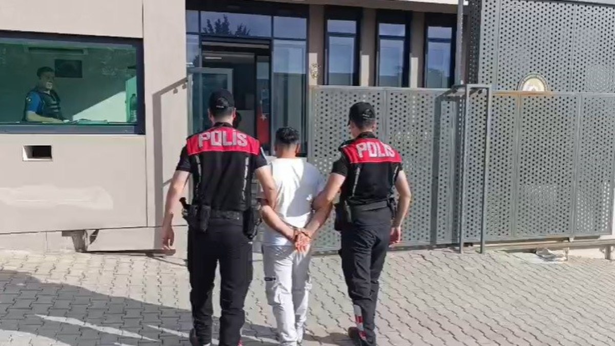 İzmir'de 21 yılla aranan şüpheli yakalandı