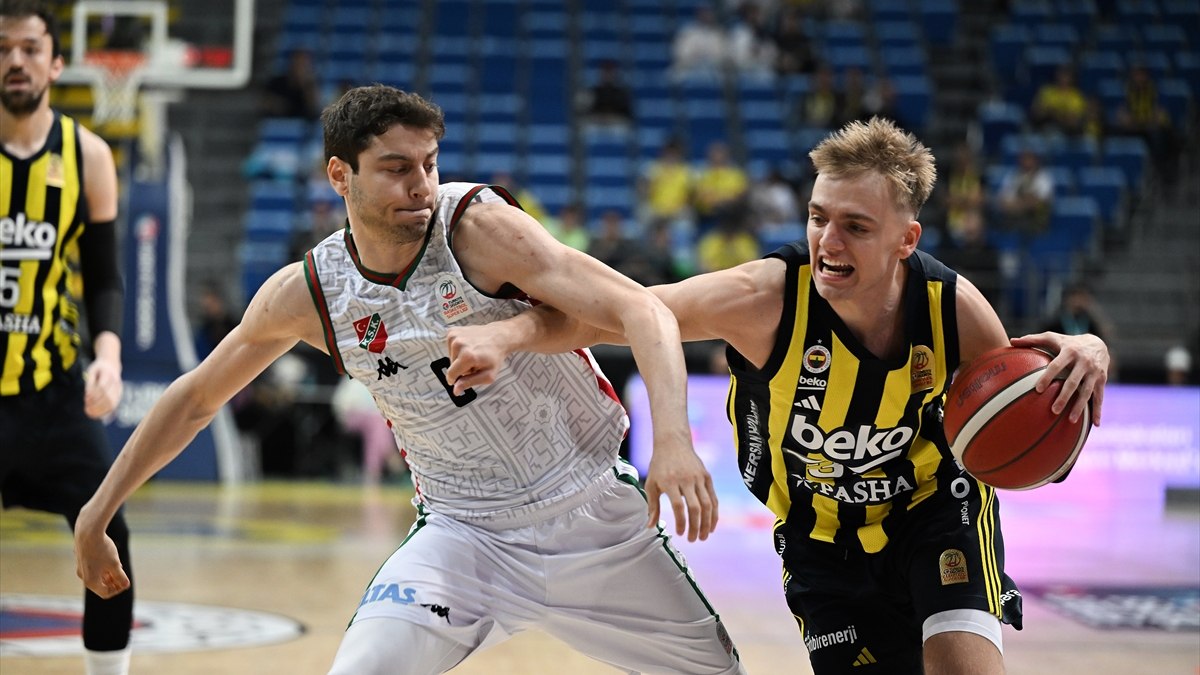 Fenerbahçe, Karşıyaka'yı mağlup etti