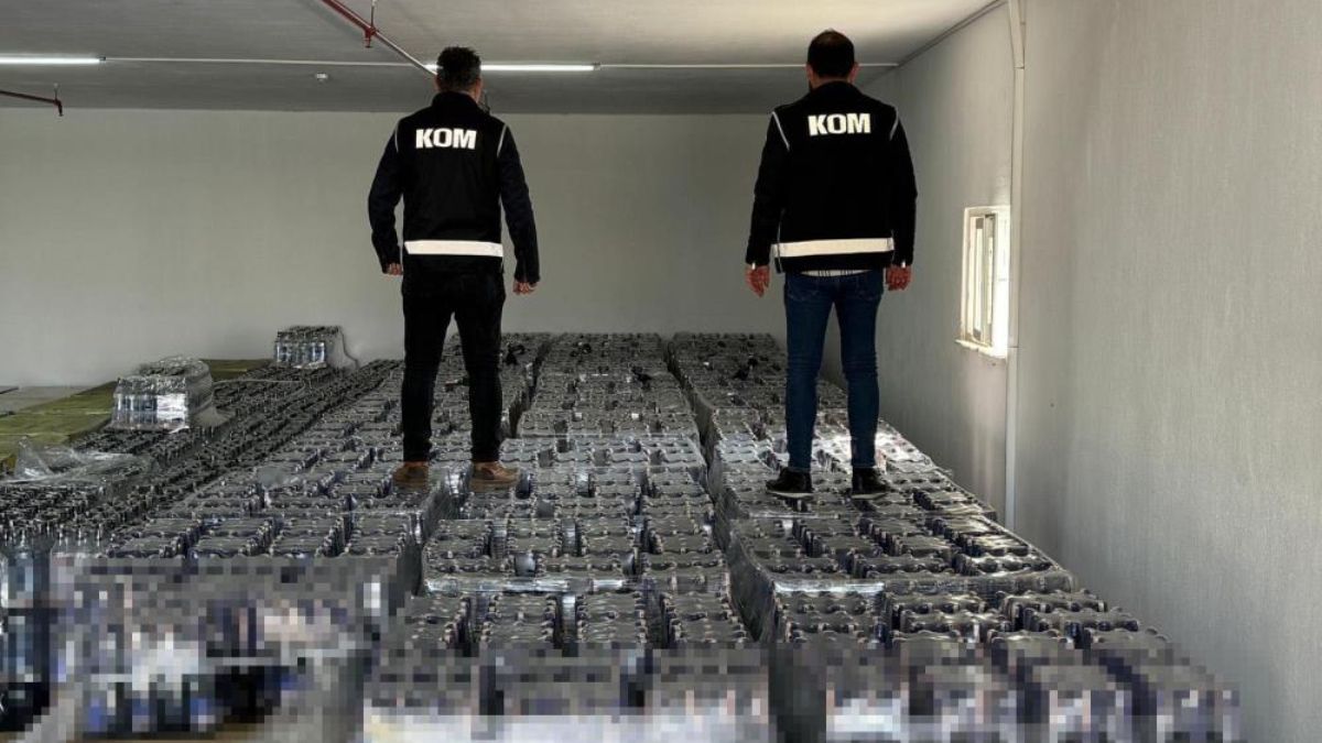 Antalya'de merkezli 3 ilde büyük operasyon: 2 bin tondan fazla sahte alkol ele geçirildi