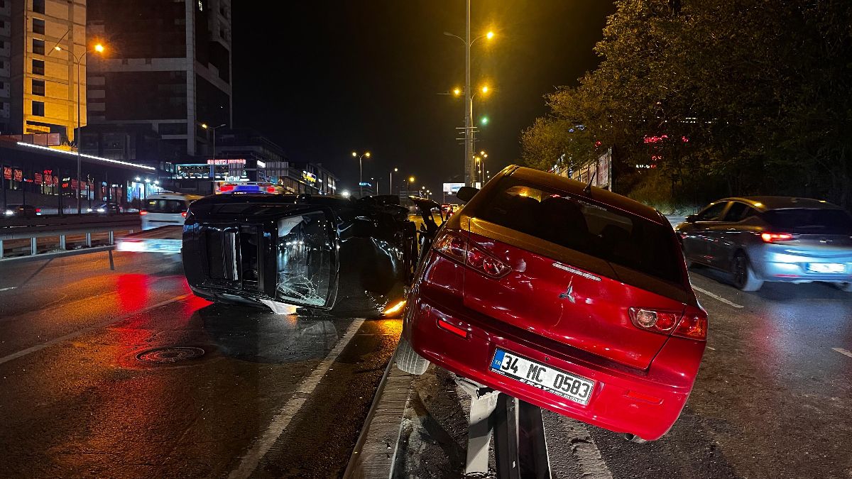 İstanbul'da 3 araçlı zincirleme kaza: 2 yaralı
