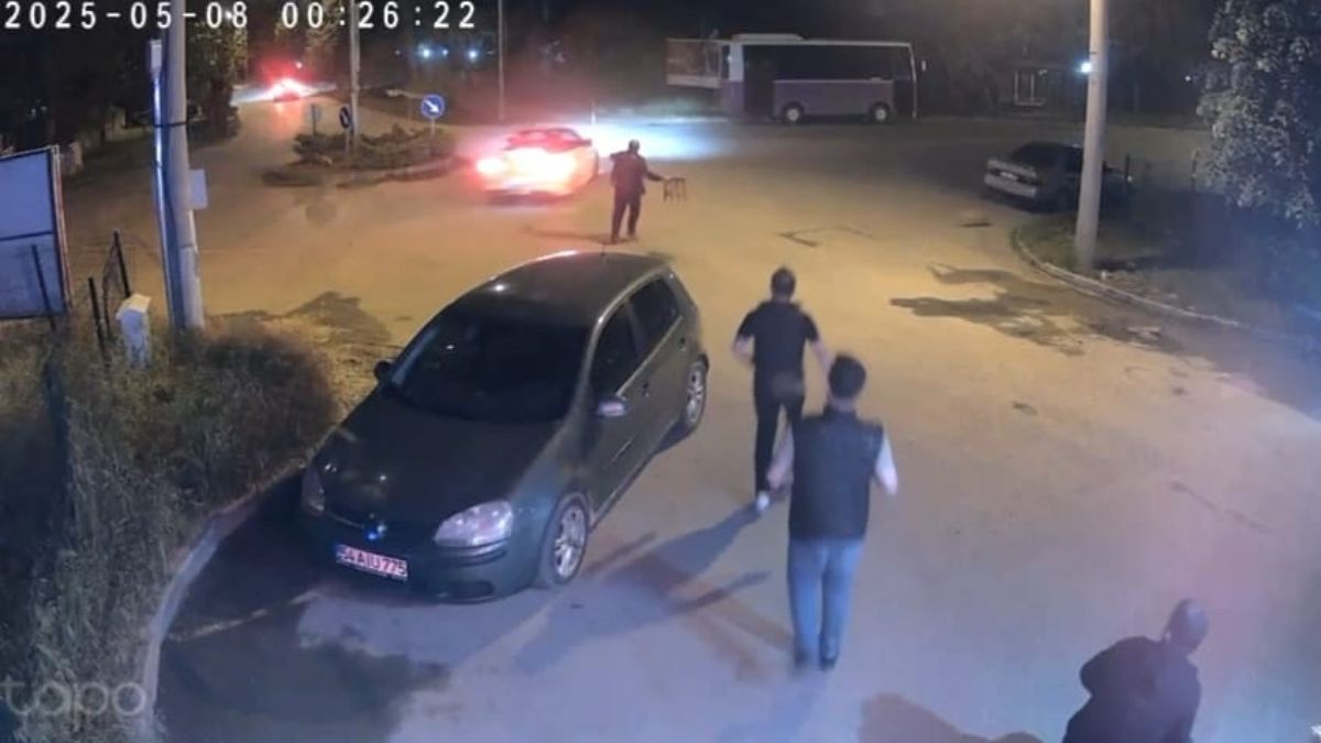 Sakarya'da drift atan sürücülere tabure fırlattı
